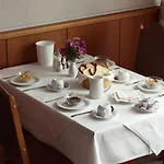 ألينا فندق فيسبادن