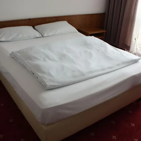 Отель Alina Висбаден